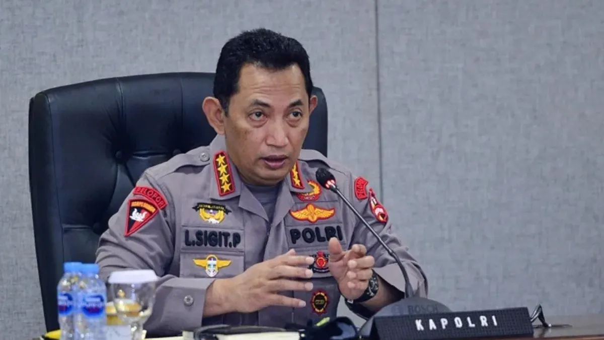 Kapolri Jenderal Listyo Sigit Prabowo Beri Update Soal Ledakan di SMAN 72 Kelapa Gading. (Sumber: tribratanews.polri.go.id)