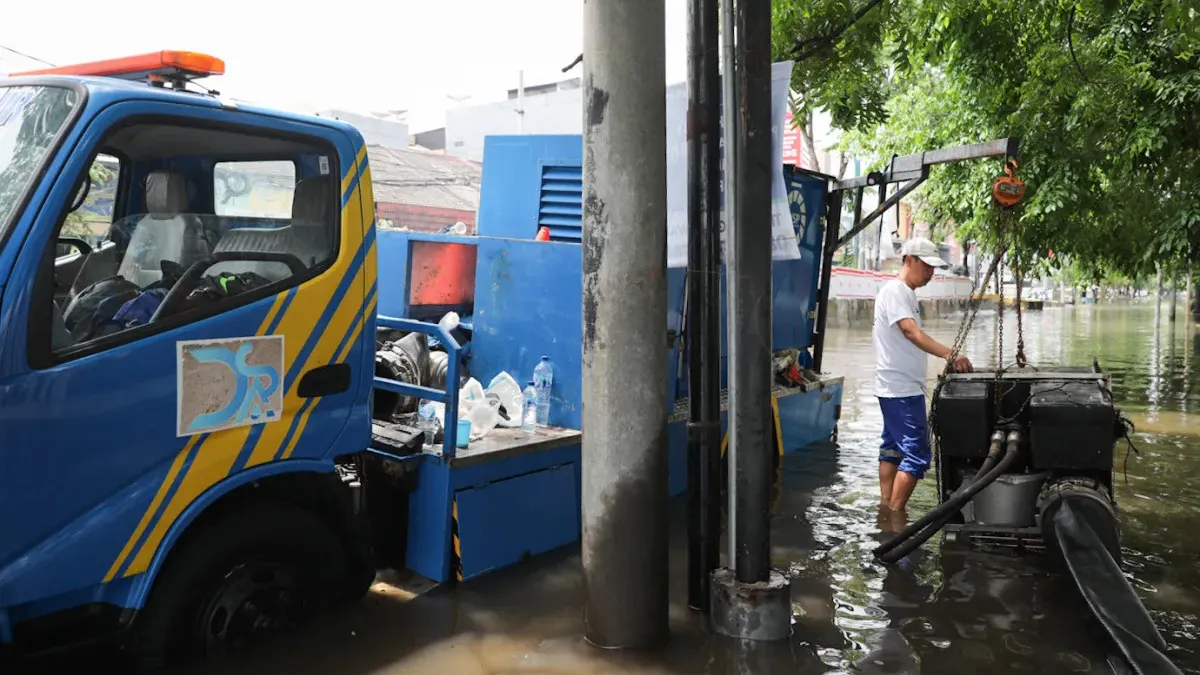 Upaya mitigasi Pemprov DKI Jakarta hadapi potensi banjir rob. (Sumber: beritajakarta.id | Foto: beritajakarta.id)