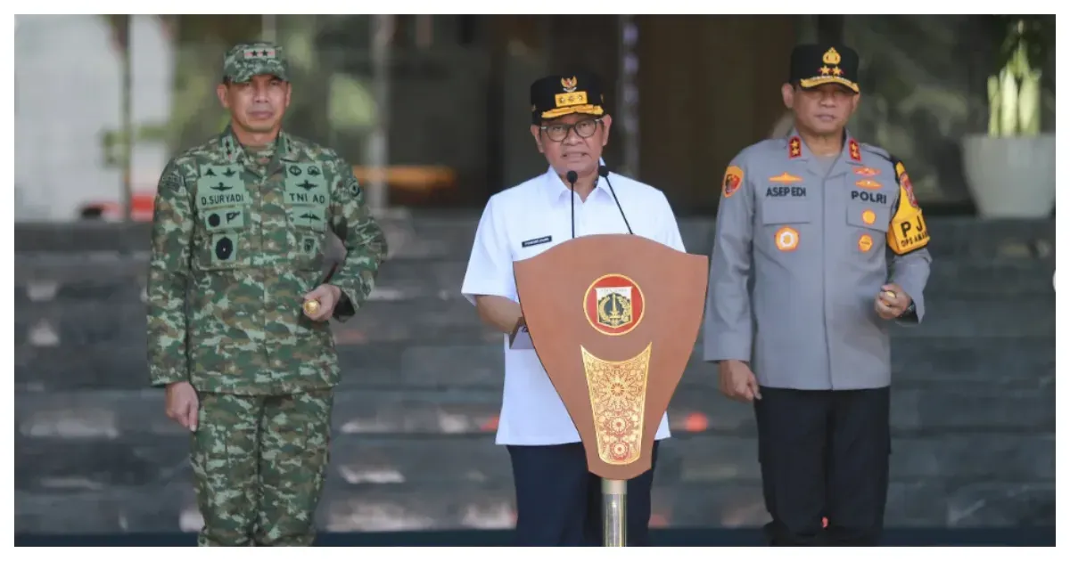Gubernur DKI Jakarta Pramono Anung Memimpin Acara Deklarasi Satuan Tugas (Satgas) Jaga Jakarta, Jumat (12/11). (Sumber: Instagram @dkijakarta/ Reza Pratama)