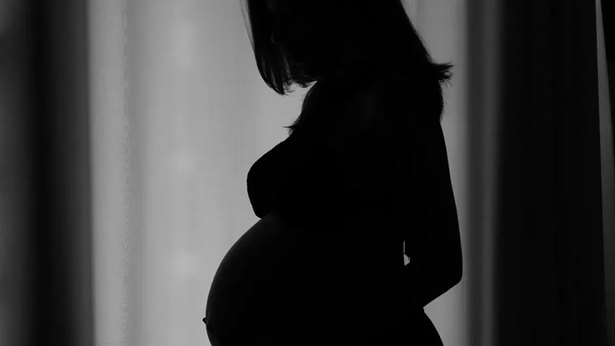 Ilustrasi. Miris, kasus seorang ibu muda bernama Irene sokoy asal Kampung Hobong, Kabupaten Jayapura yang harus meninggal bersama calon bayi karena penolakan dari sejumlah rumah sakit di Kota Jayapura. (Sumber: Pixabay | Foto: Pixabay)