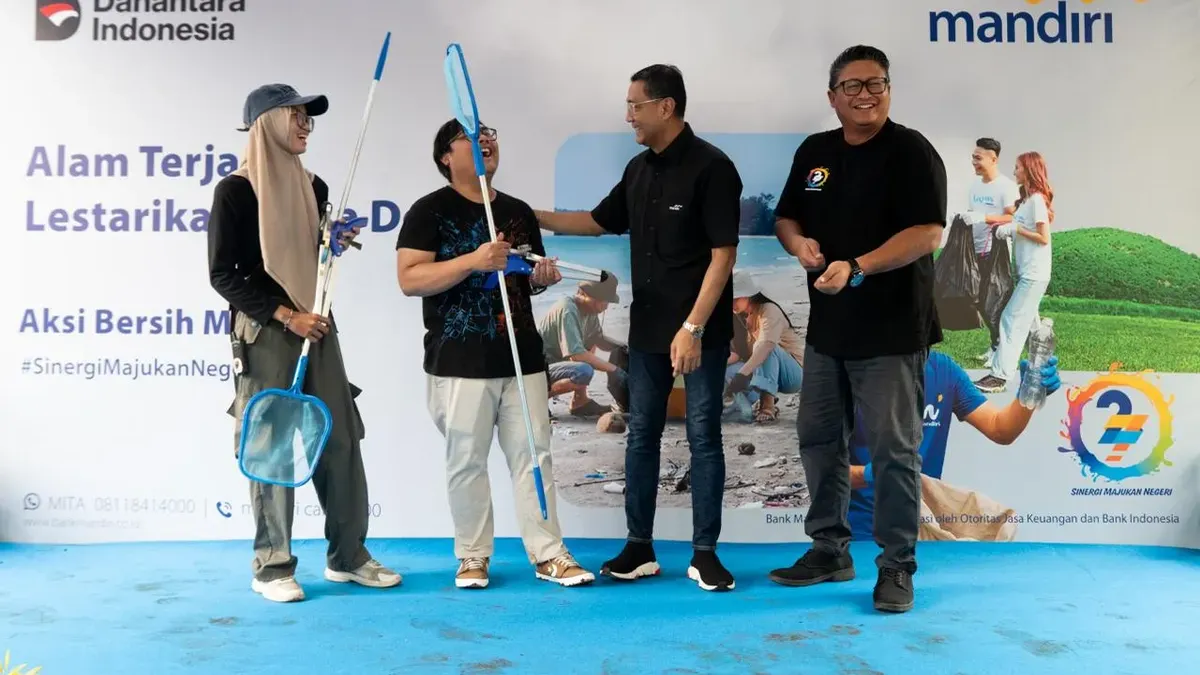 Bank berlogo pita emas ini menggelar Aksi Bersih Mandiri secara serentak di 27 titik strategis.