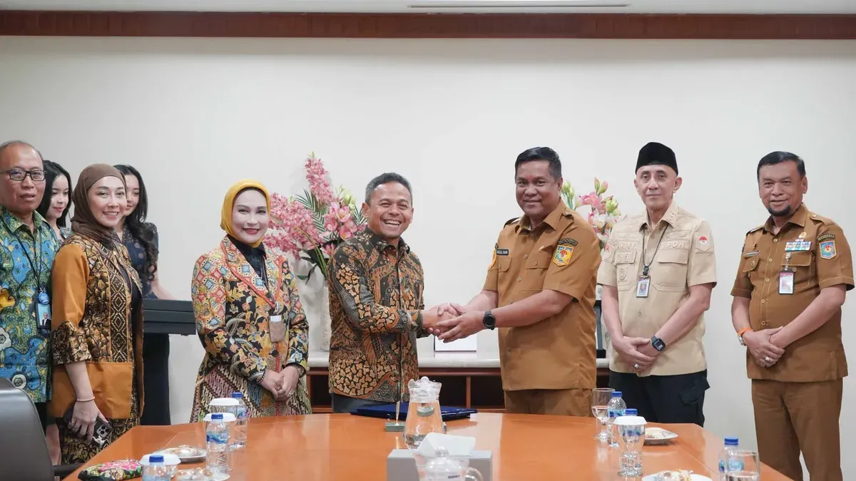 Pensiunan Kini Makin Mudah Transaksi! bank bjb dan PWRI Hadirkan Kartu ATM Co-Branding