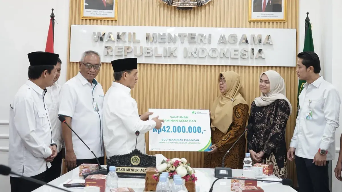 Petugas Haji Budi Iskandar Pulungan Wafat, Wamenag Beri Penghormatan Terakhir