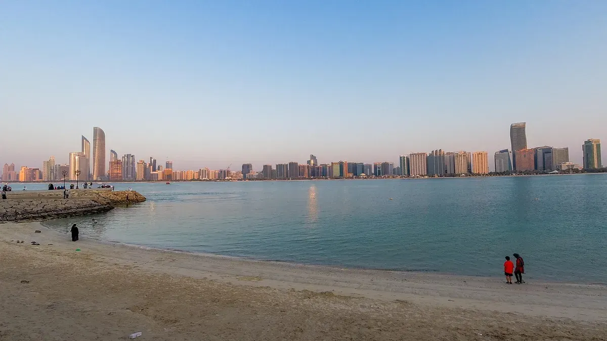 Abu Dhabi, Kota Paling Bahagia di Dunia Tahun 2025 (Sumber: Pixabay/msisakib)