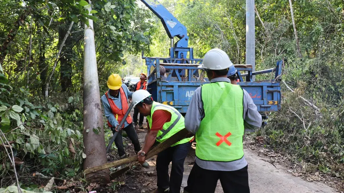 Melalui Program Listrik Desa (Lisdes), Kementerian Energi dan Sumber Daya Mineral (ESDM) menargetkan pembangunan infrastruktur kelistrikan di 1.285 desa hingga akhir tahun 2025. (Sumber: Ist)