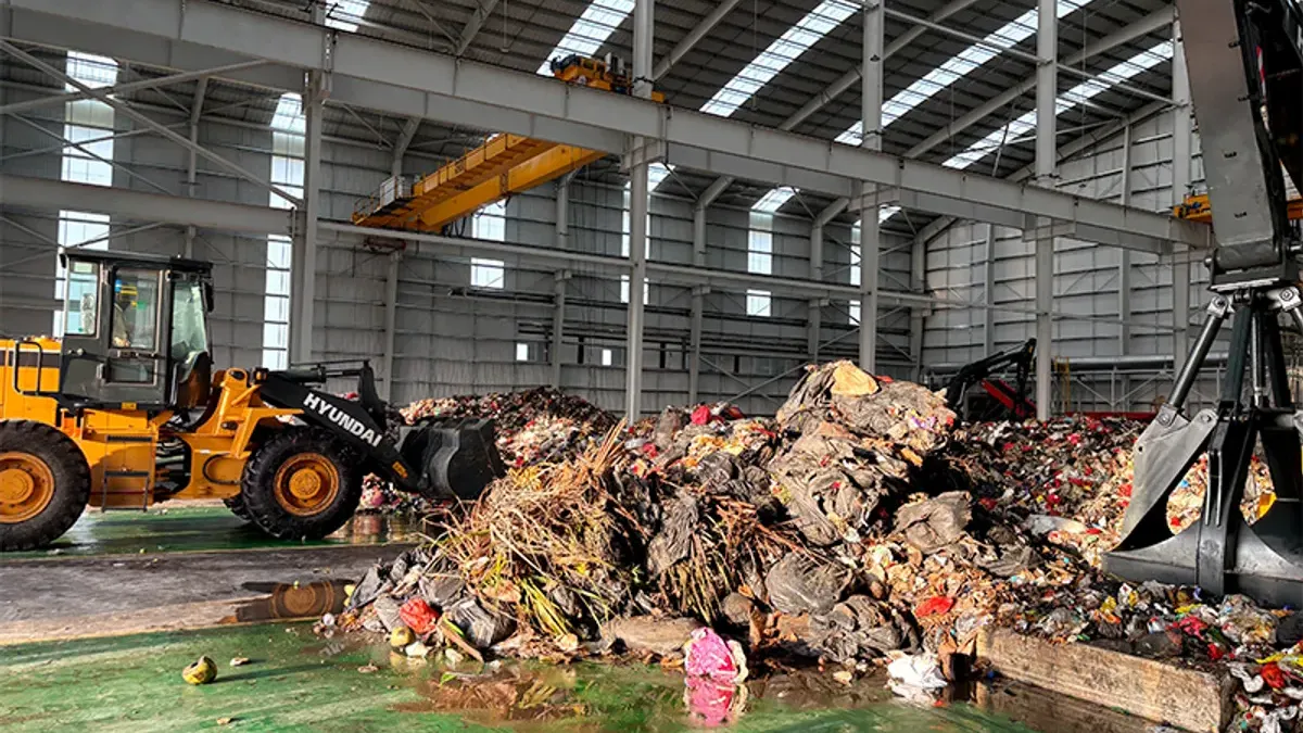 Proses Pengolahan Sampah di RDF Plant Rorotan. (Sumber: beritajakarta.id)