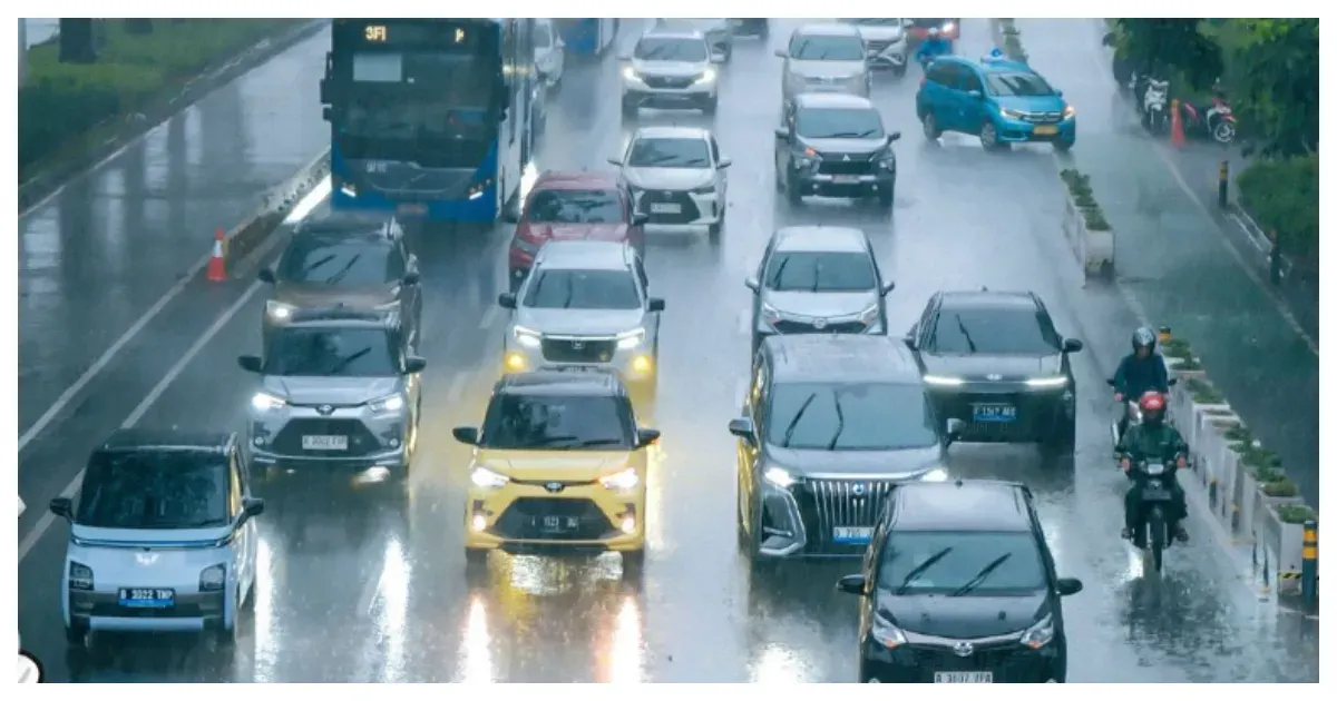 Musim Hujan di Jakarta (Sumber: Instagram @dkijakarta)