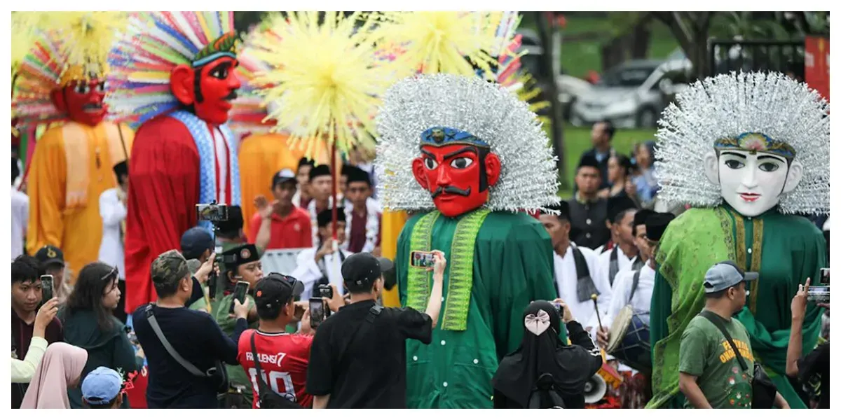 Ondel-ondel, Adat Betawi (Sumber: beritajakarta.id)