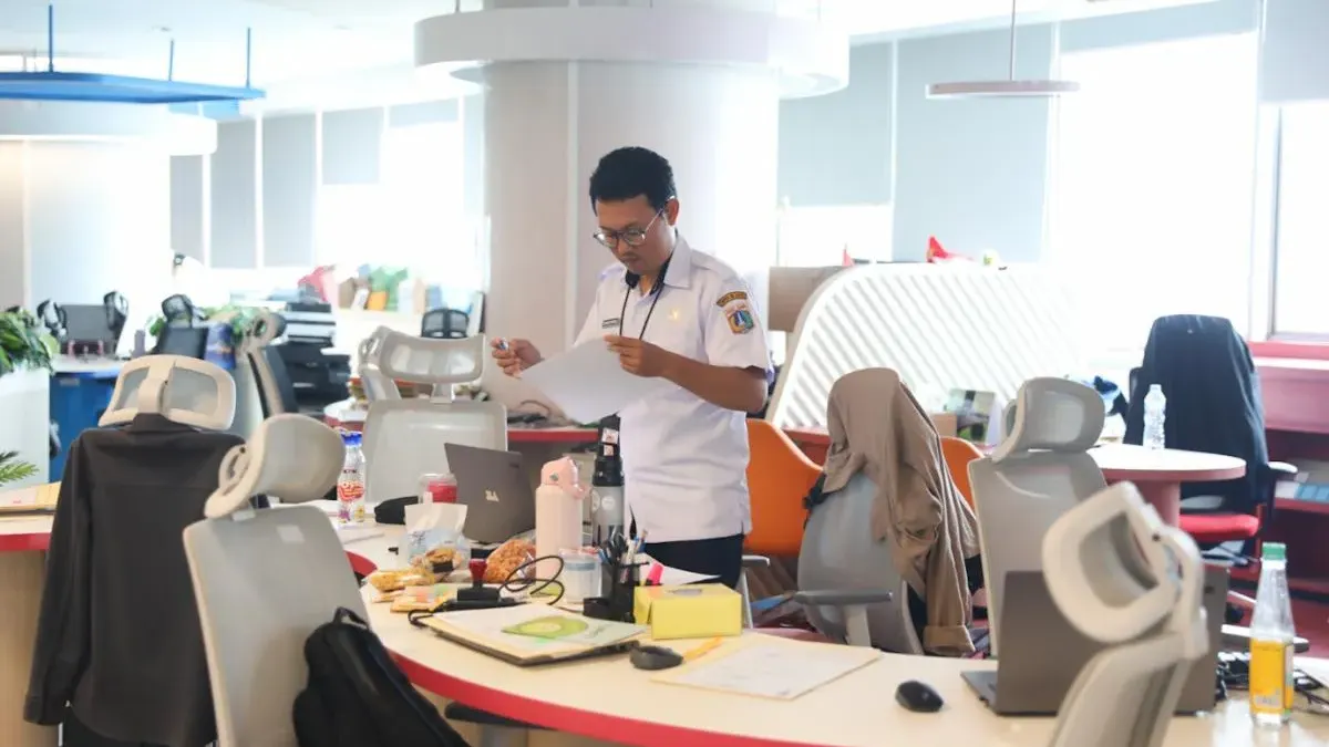 Berdasarkan SE Gubernur Nomor 3/SE/2026, pelaksanaan tugas kedinasan WFH dilakukan dengan proporsi pegawai ASN minimal 25 persen dan maksimal 50 persen. (Sumber: beritajakarta.id | Foto: beritajakarta.id)