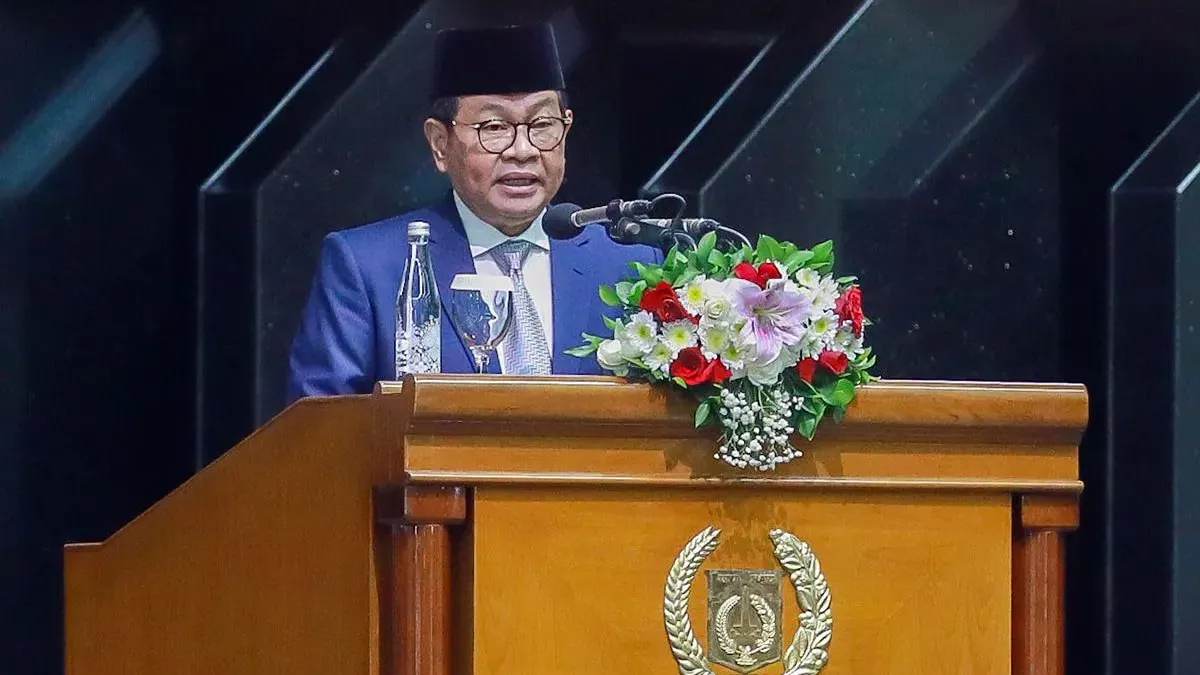 Gubernur DKI Jakarta, Pramono Anung menghadiri Rapat Paripurna DPRD Provinsi DKI Jakarta. (Sumber: beritajakarta.id | Foto: beritajakarta.id)