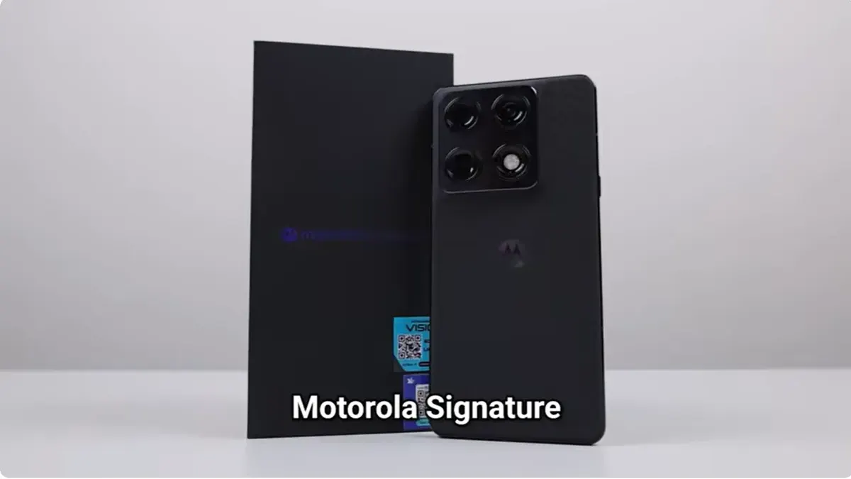Spesifikasi HP Motorola Signature. (Sumber: youtube.com/@JagatReview)