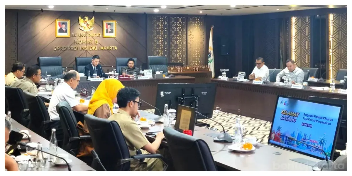 Rapat Pansus Tata Kelola Perparkiran DPRD DKI Jakarta (Sumber: beritajakarta.id)