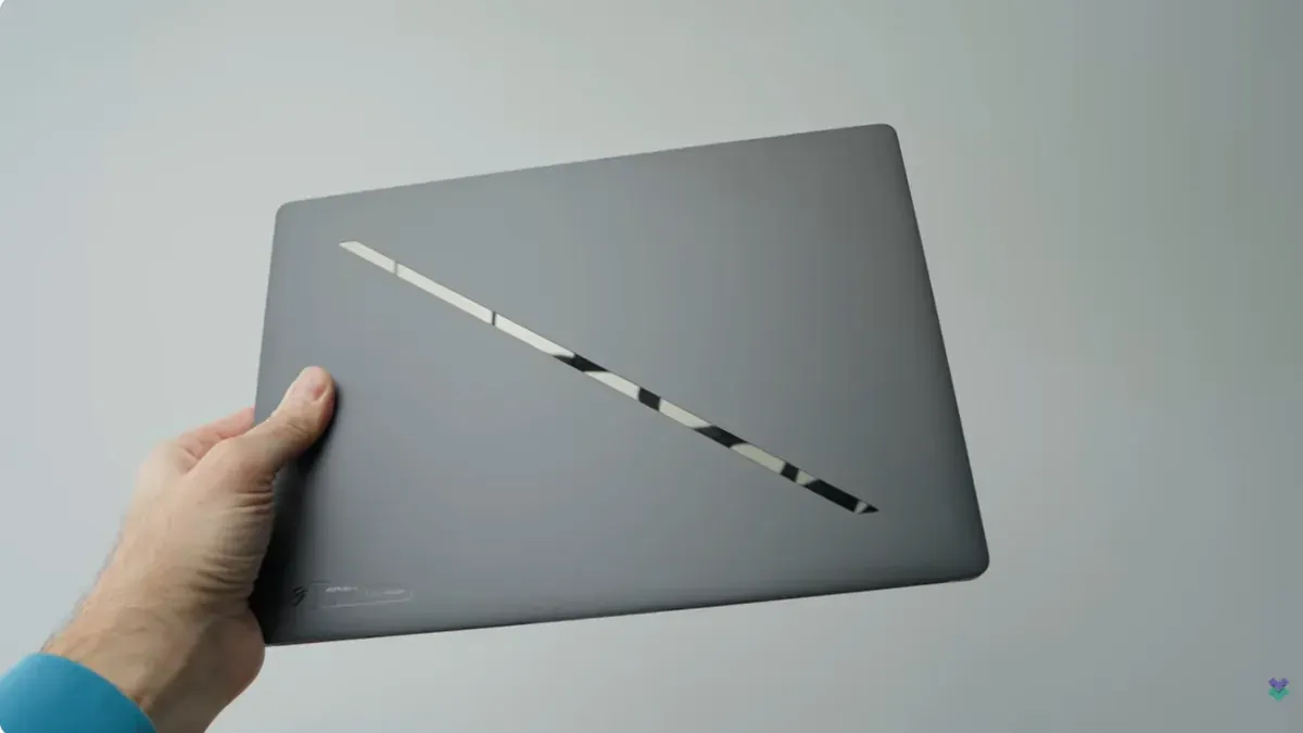 Laptop Gaming Zephyrus G14. (Sumber: youtube.com/@MatthewMoniz)
