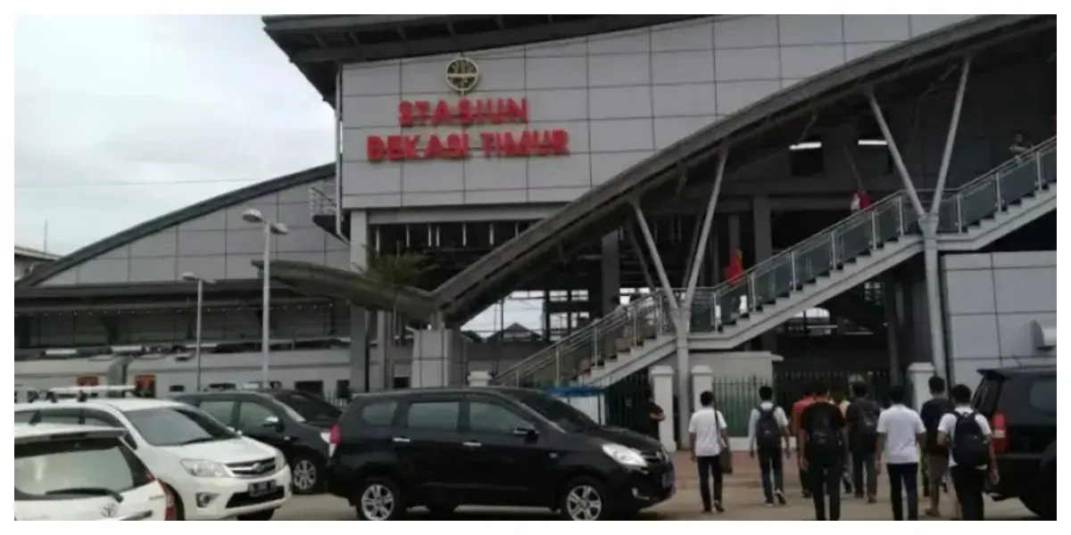 Stasiun Bekasi Timur (Sumber: astraotoshop.com)