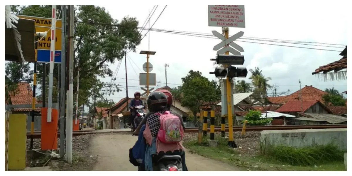 Perlintasan Kereta Api (Sumber: pekalongankota.go.id)