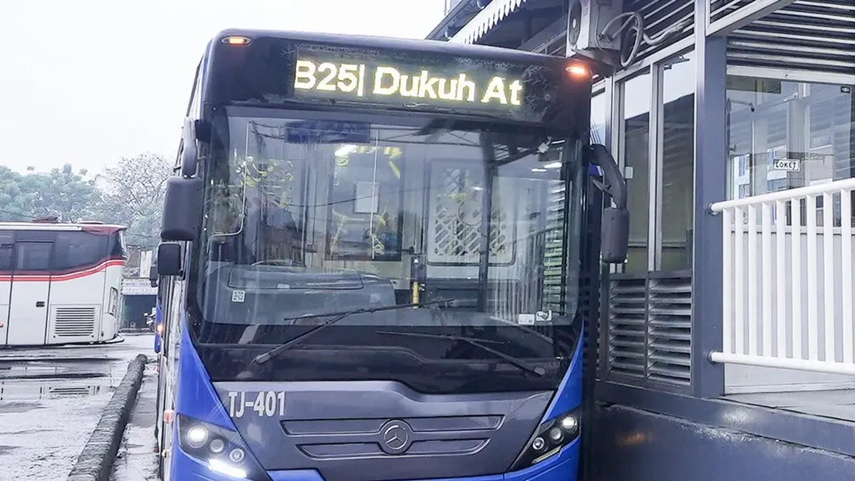 Info Pengalihan Rute Transjakarta Imbas Banjir di Jakarta Timur. (Sumber: Instagram.com/@infotije)