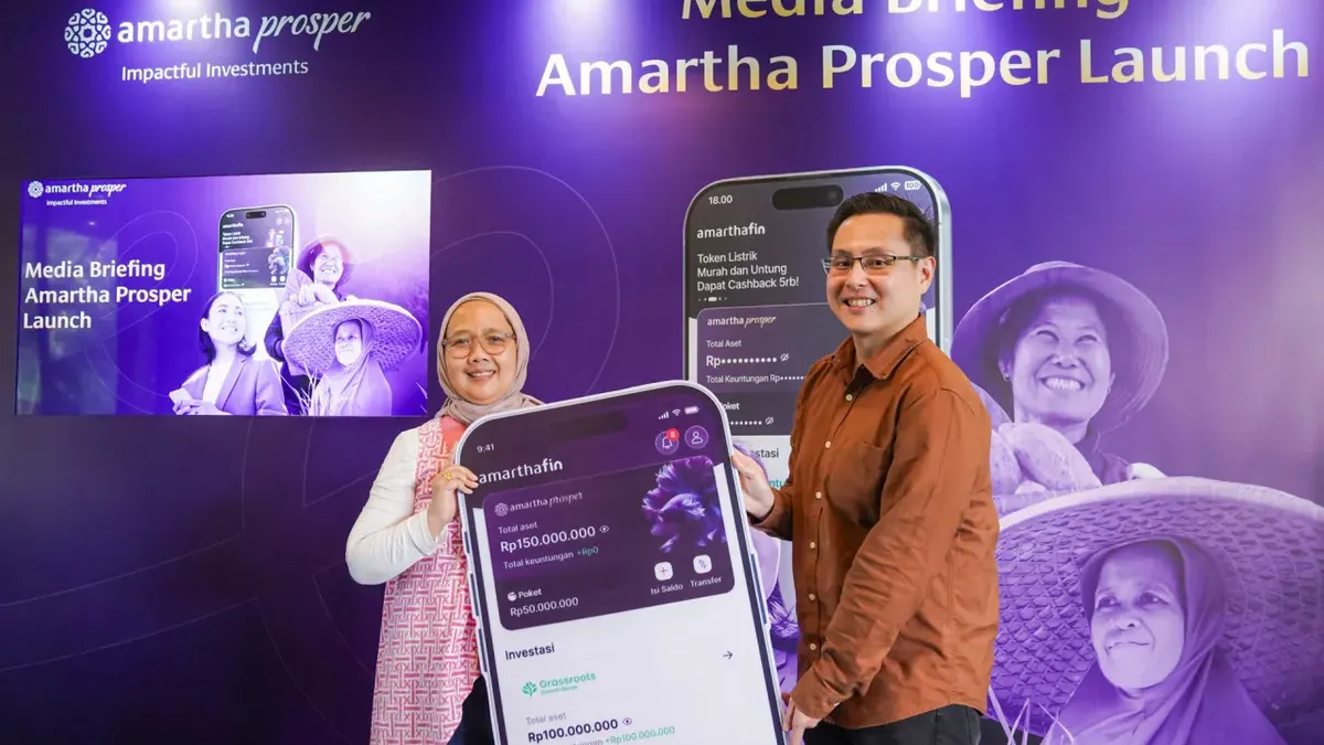 (Ki-ka) Chief Funding Amartha, Julie Fauzie bersama Certified Financial Planner, Melvin Mumpuni. (Dok Amartha)