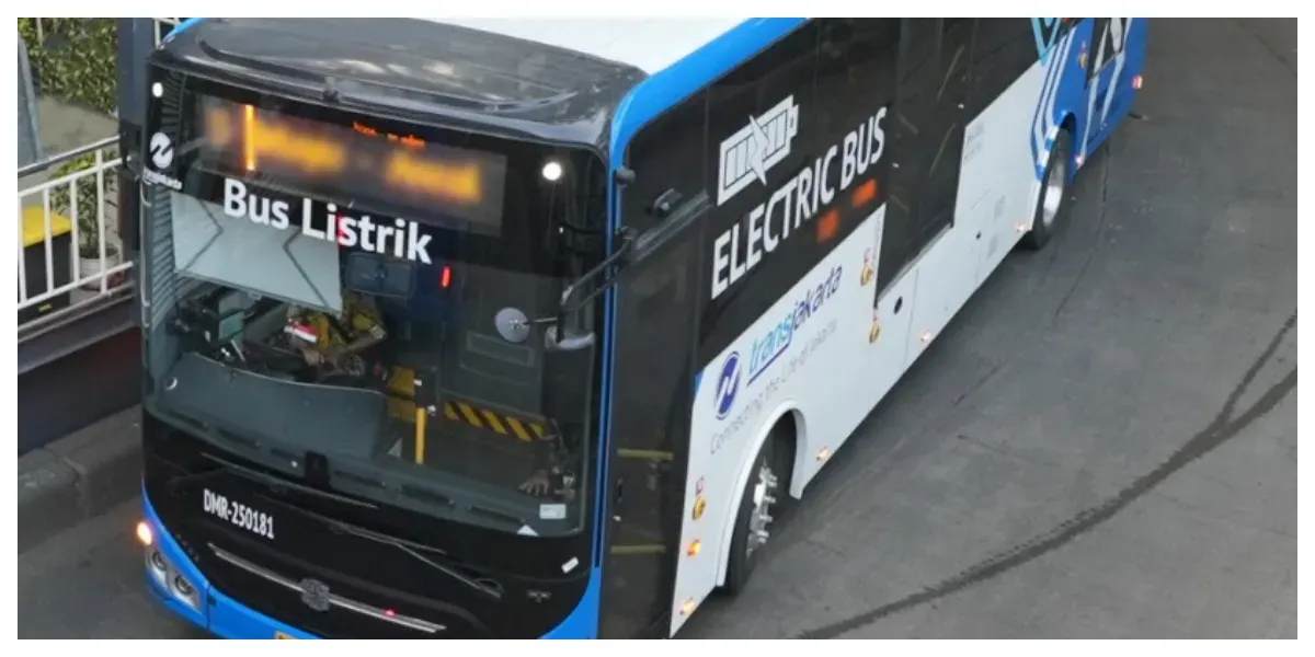 Bus Listrik Transjakarta (Sumber: Instagram @infotije)