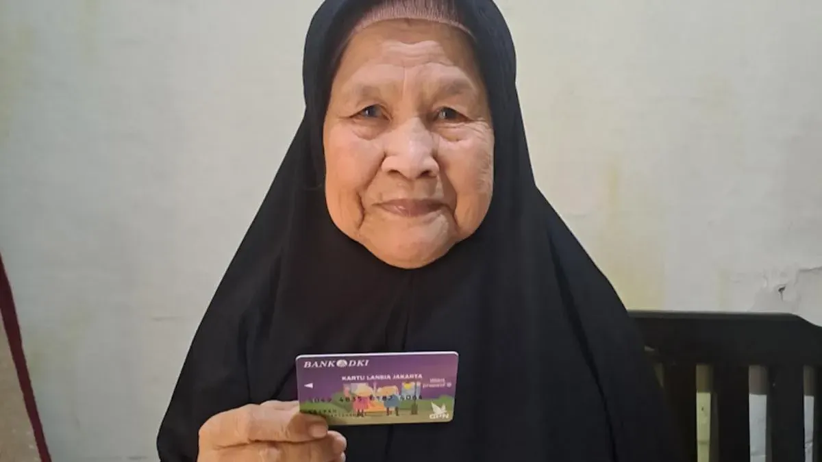 Pemerintah Provinsi DKI Jakarta melalui Dinas Sosial kembali mencairkan Bantuan Sosial Pemenuhan Kebutuhan Dasar (PKD). (Sumber: beritajakarta.id | Foto: beritajakarta.id)
