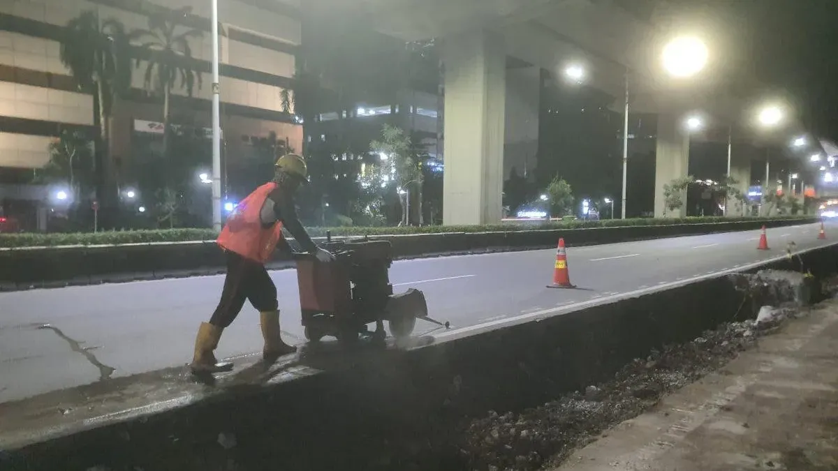 Pemerintah Provinsi DKI Jakarta melalui Dinas Bina Marga memastikan penataan kawasan Jalan HR Rasuna Said, Kuningan, Jakarta Selatan (Sumber: beritajakarta.id | Foto: beritajakarta.id)