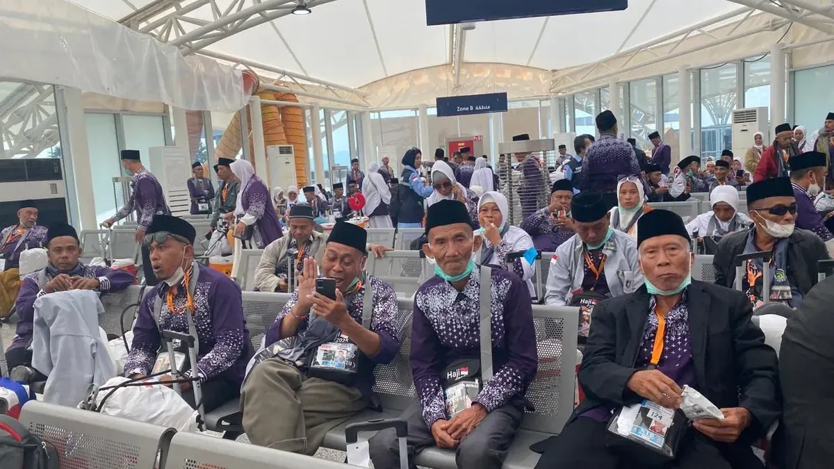 Dana jemaah tertahan di BPKH hingga batas akhir pembayaran yang ditetapkan Kerajaan Arab Saudi pada Minggu (4/1/2026). (Sumber: Ayobandung.com/Asep Dadan Muhanda | Foto: Ayobandung.com/Asep Dadan Muhanda)
