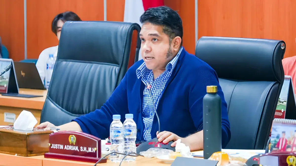 Sekretaris Komisi E DPRD DKI Jakarta, Justin Adrian mendukung usulan menjadikan kawasan Manggarai sebagai kawasan prioritas keamanan terpadu. (Sumber: Beritajakarta.id | Foto: Beritajakarta.id)