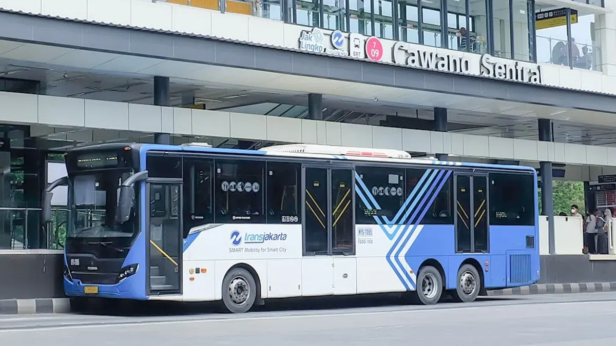 Transjakarta, Transportasi Umum di Jakarta. (Sumber: Instagram.com/@infotije)