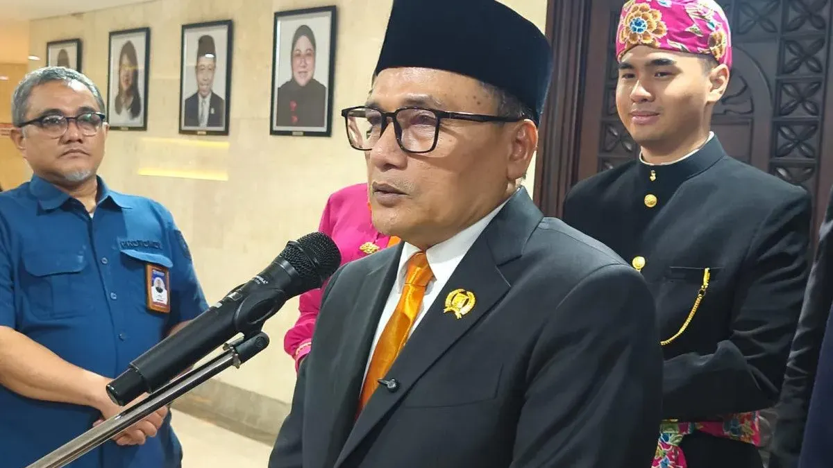 Ketua DPRD DKI Jakarta, Suhud Alynudin mendukung rencana Pemerintah Provinsi (Pemprov) DKI Jakarta membuka 2.843 lowongan kerja melalui program padat karya. (Sumber: beritajakarta.id | Foto: beritajakarta.id)
