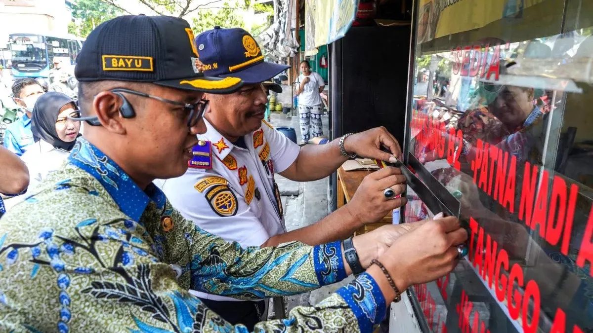Tim gabungan Suku Dinas KPKP bersama Satpol PP Jakarta Pusat,  menggelar pengawasan perdagangan olahan daging Hewan Penular Rabies (HPR) pada Kamis, 11 Juni 2026. (Sumber: beritajakarta.id | Foto: beritajakarta.id)