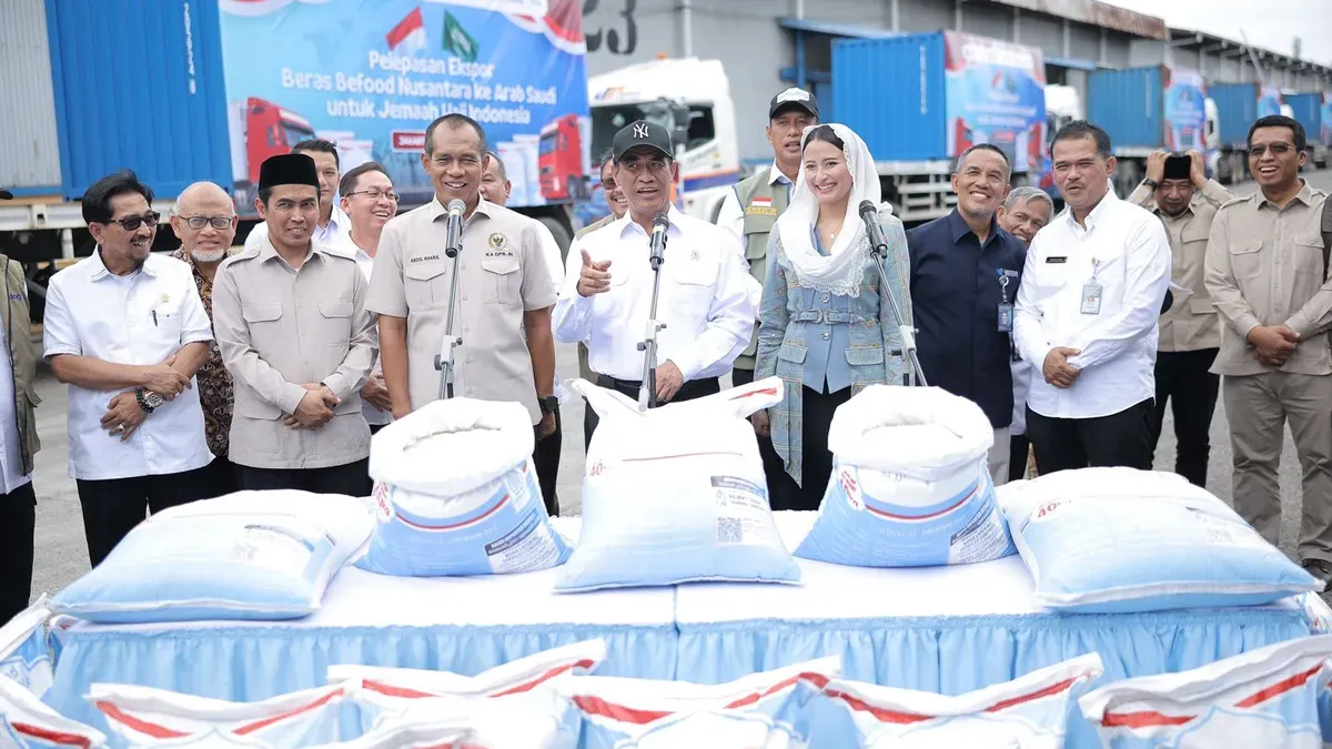 Pelepasan ekspor perdana 2.280 ton beras Nusantara ke Arab Saudi untuk kebutuhan konsumsi jemaah haji Indonesia tahun 2026.
