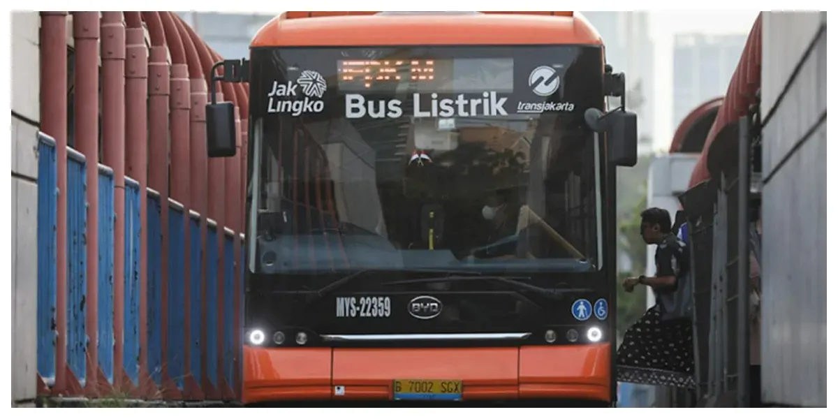 Transjakarta Rute Blok M–Bandara Soetta Dilayani dengan Metrotrans Low Entry (Sumber: beritajakarta.id)