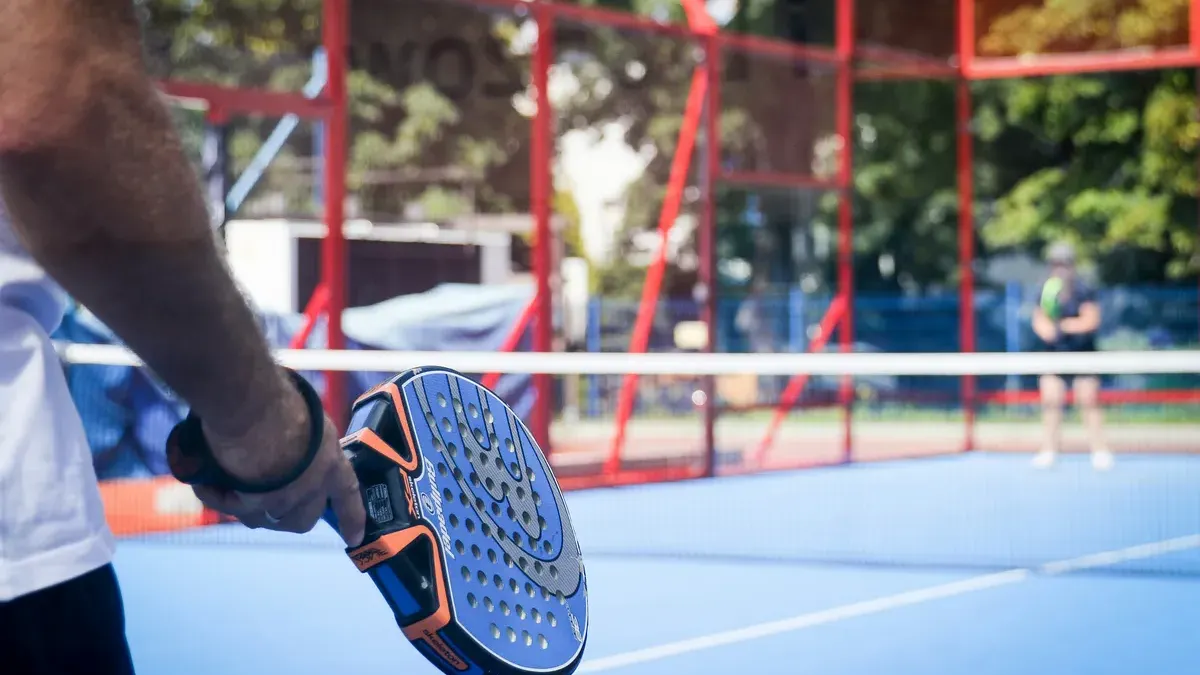 Ilustrasi Lapangan Padel. (Sumber: Unsplash/Tomasz Krawczyk)