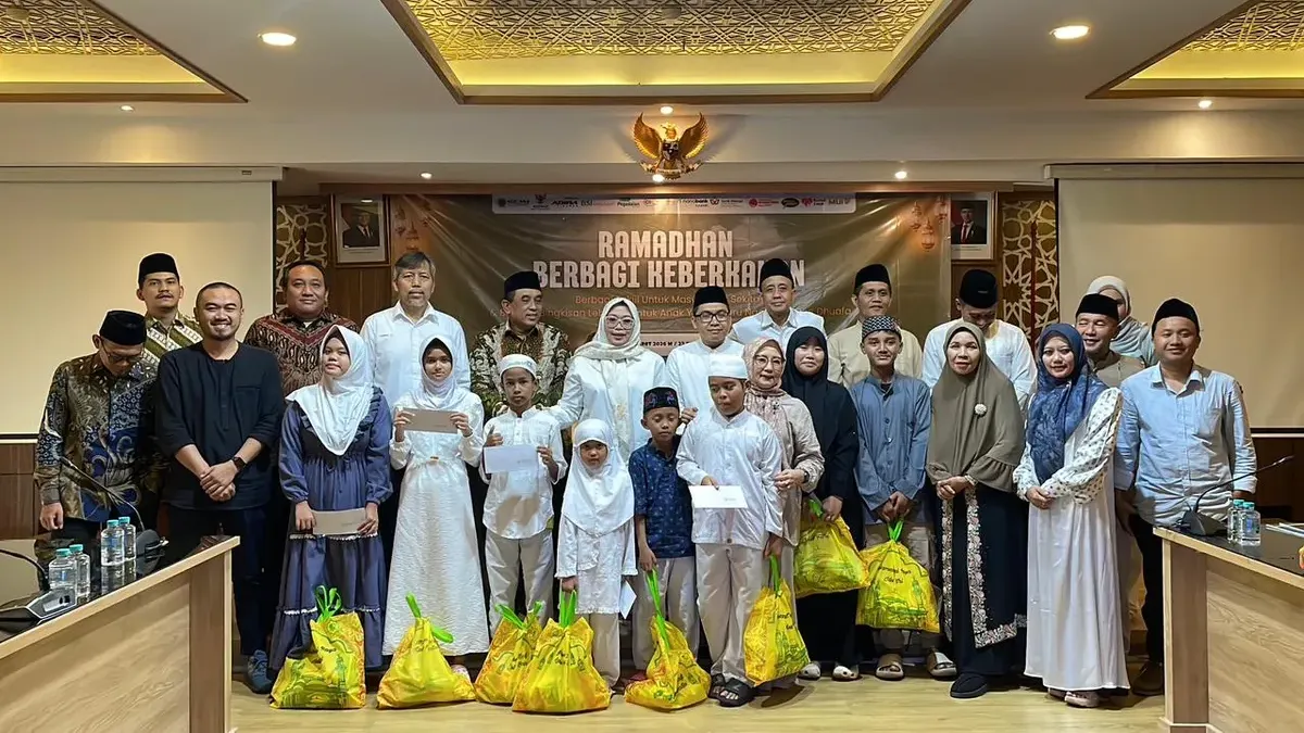 Santunan menjelang lebaran. (Foto: Ist)