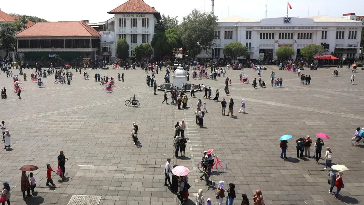 Selama libur Hari Raya Idulfitri 1447 Hijriah, kawasan wisata Kota Tua Jakarta dikunjungi 106.000 wisatawan lokal hingga mancanegara. (Sumber: beritajakarta.id | Foto: beritajakarta.id)
