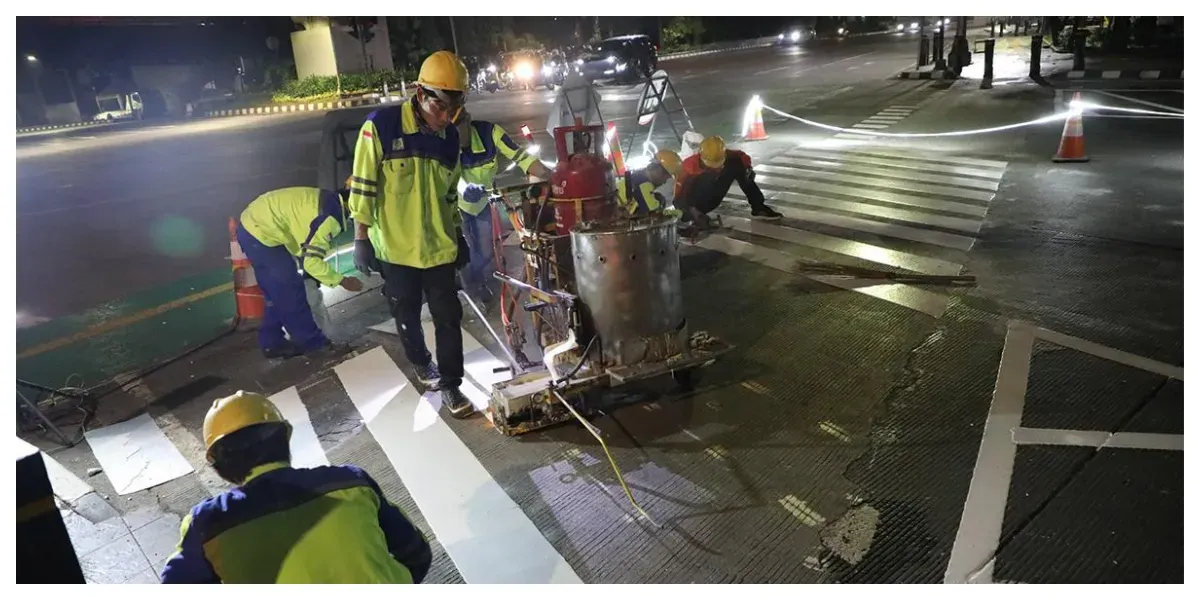 Fasilitas Zebra Cross di Jalan Soepomo, Tebet, Jakarta Selatan. (Sumber: beritajakarta.id)