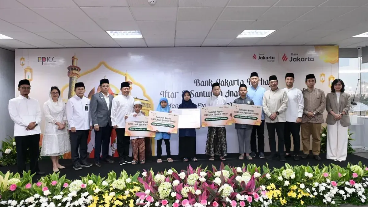 Bank Jakarta menyerahkan santunan Rp1,7 miliar kepada 8.500 anak yatim dan duafa dalam program Ramadan Berkah 2026.