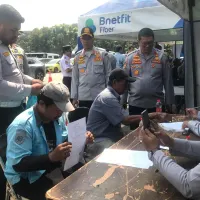 Akan dilakukan selama sepekan, pperasi gabungan penertiban parkir liar dan juru parkir liar di lima wilayah kota administrasi menjaring 456 pelanggar pada Senin, 8 Juni 2026. (Sumber: Beritajakarta.id | Foto: Beritajakarta.id)