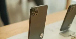 Harga Sama Rp 14 Juta! iPhone 15 Pro atau iPhone 16 Biasa, Mana yang Lebih Worth It?