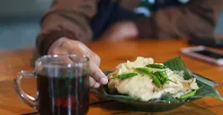 Awal Puasa Dehidrasi! 5 Jenis Makanan dan Minuman yang Jangan Dikonsumsi Saat Sahur