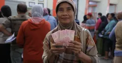 Cair Lagi! Ini 4 Bansos dari Pemerintah yang Mulai Disalurkan Pertengahan April 2025, Nomor 4 Paling Dinanti!