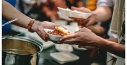 Bolehkah Mengkonsumsi Makanan yang Diberi oleh Orang Nonmuslim saat Puasa? Begini Hukumnya