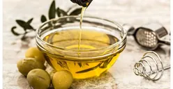Jangan Sampai Tertipu! Tips Membeli Minyak Goreng yang Aman dan Berkualitas, Ini Perbedaan Minyak Asli dan Palsu