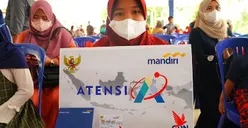 Jelang Akhir Tahun, Pemerintah Salurkan Bantuan Sosial Tunai untuk Pelajar dan Yatim Piatu