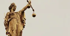 5 Fakta Lulusan Jurusan Kuliah Fakultas Hukum, Benarkah Paling Sulit saat Berada di Dunia Kerja!