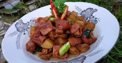 Rekomendasi Menu Sahur Sederhana: Kentang Sosis Masak Kecap dan Tumis Tahu Tempe