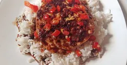 Rekomendasi Menu Sahur Sederhana Nasi Telur Ceplok Kecap dan Capcay Saus Tiram