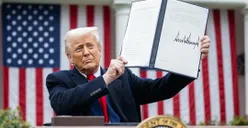Memanas! Trump Kembali Naikkan Tarif untuk China, Kini Jadi 145 Persen!