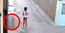Tak Diawasi Orang Tua, Terekam CCTV Detik-Detik Balita 3,5 Tahun Hanyut Masuk Selokan saat Main Hujan di Surabaya