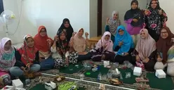 Menebar Inspirasi lewat Kerajinan Bros dan Kemudahan Belanja Bahan dengan QRIS BRImo