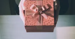 7 Rekomendasi Kado Valentine untuk Cowok, Dijamin Berkesan dan Bisa Menunjukkan Kasih Sayang